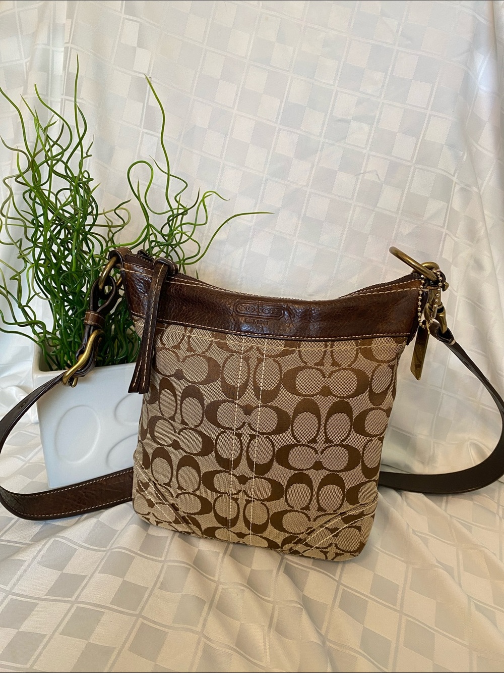 Coach hobo legacy, signature monogram, Crossbody canvas, leather, Dark Brown